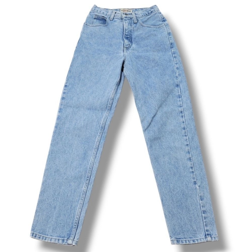 Classic Light Blue Women's Straight-Leg Jeans